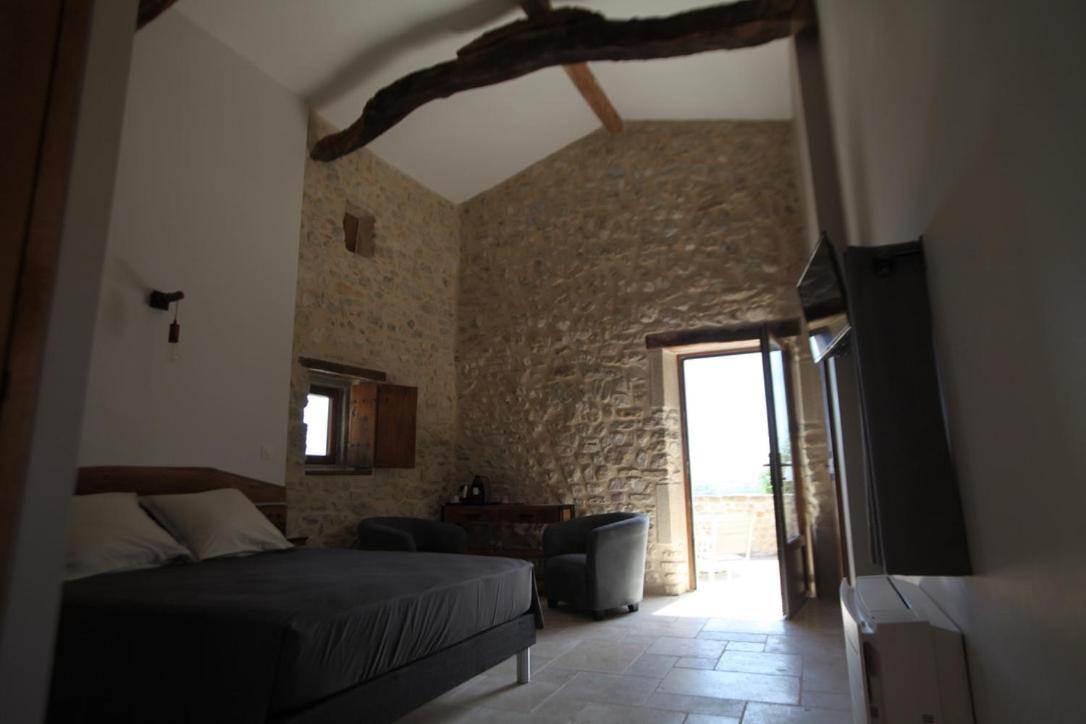 le mas de La Coste Saint-Sauveur-de-Cruzière Extérieur photo